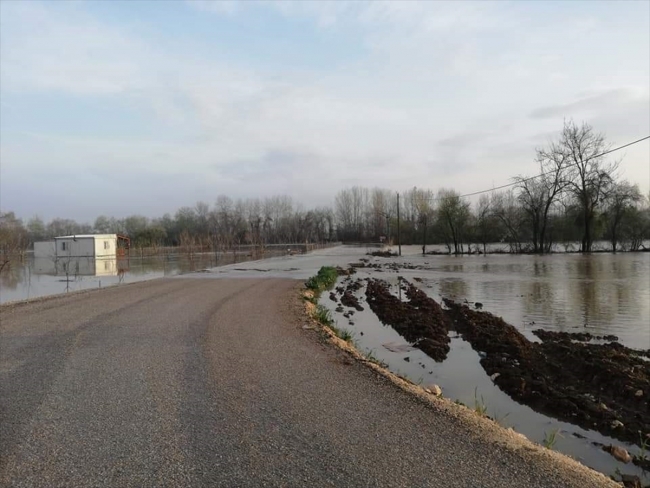 Bursa'da sağanak 35 bin dönüm araziyi su altında bıraktı